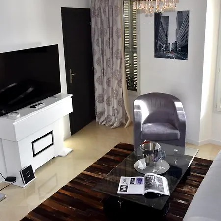 D'azur Near Palais Des Festivals